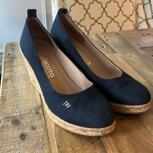 VISCATA wedges, Navy Blue, Size 40 or 9 Like New
